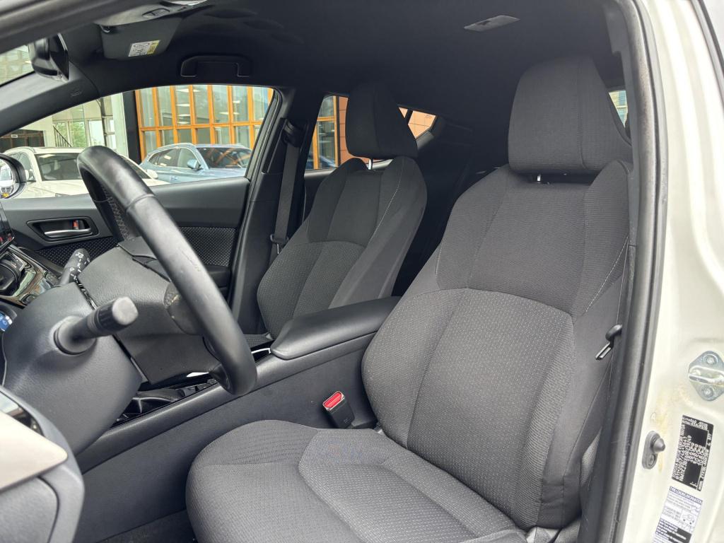 Toyota C-hr 1.8 hybrid dynamic