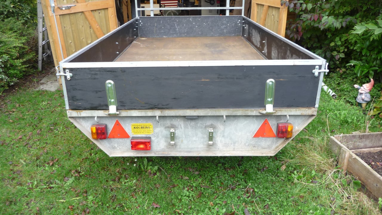 TE KOOP ongeremde aanhanger PLATEAUWAGEN tandemasser voor gewoon rijbewijs
