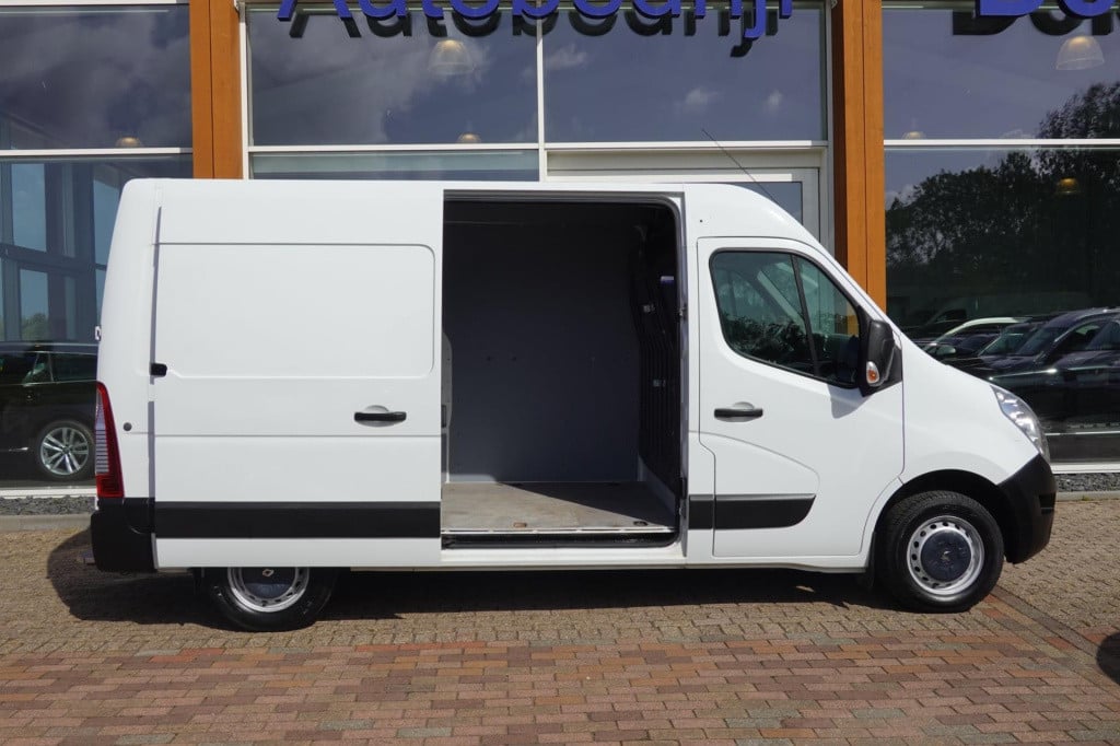 Renault Master t33 2.3 dci l2h2