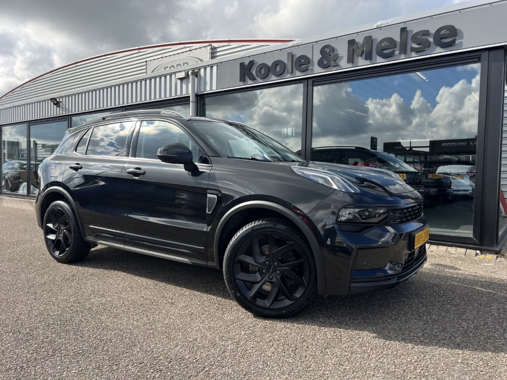 Lynk & Co 01 1.5 261pk phev , black edition , zwarte velgen , panodak , 360