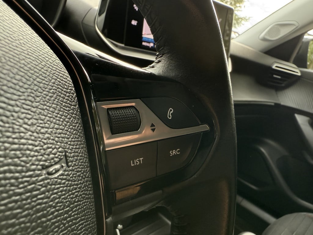Peugeot 2008 1.2 active // trekhaak //