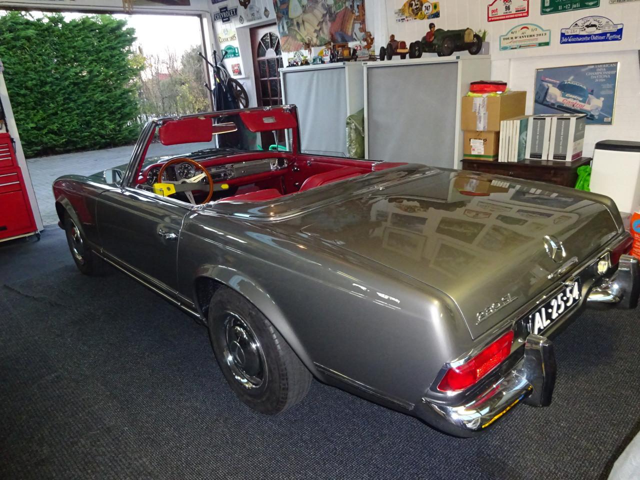 Mercedes 230 SL Pagode uit 1964