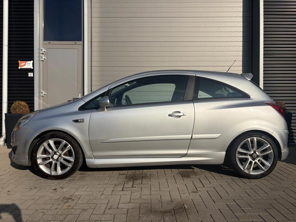 Opel Corsa 1.4-16v sport/opc uitvoering/airco/cruise control/