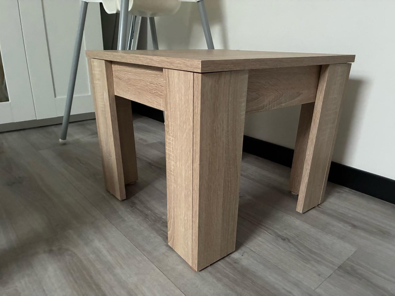 2 tafeltjes in zeer goede staat