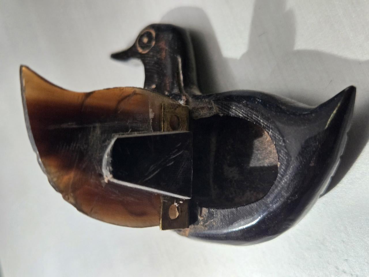 Vintage snuisterijdoosje in de vorm van een eend, 1880 – 1930 5x4x1.5cm