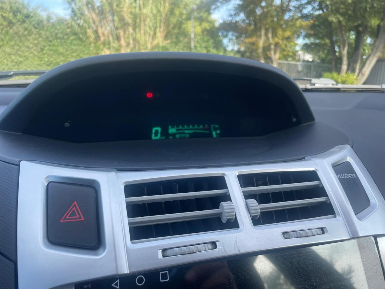 Toyota Yaris 1.0 vvti SOL