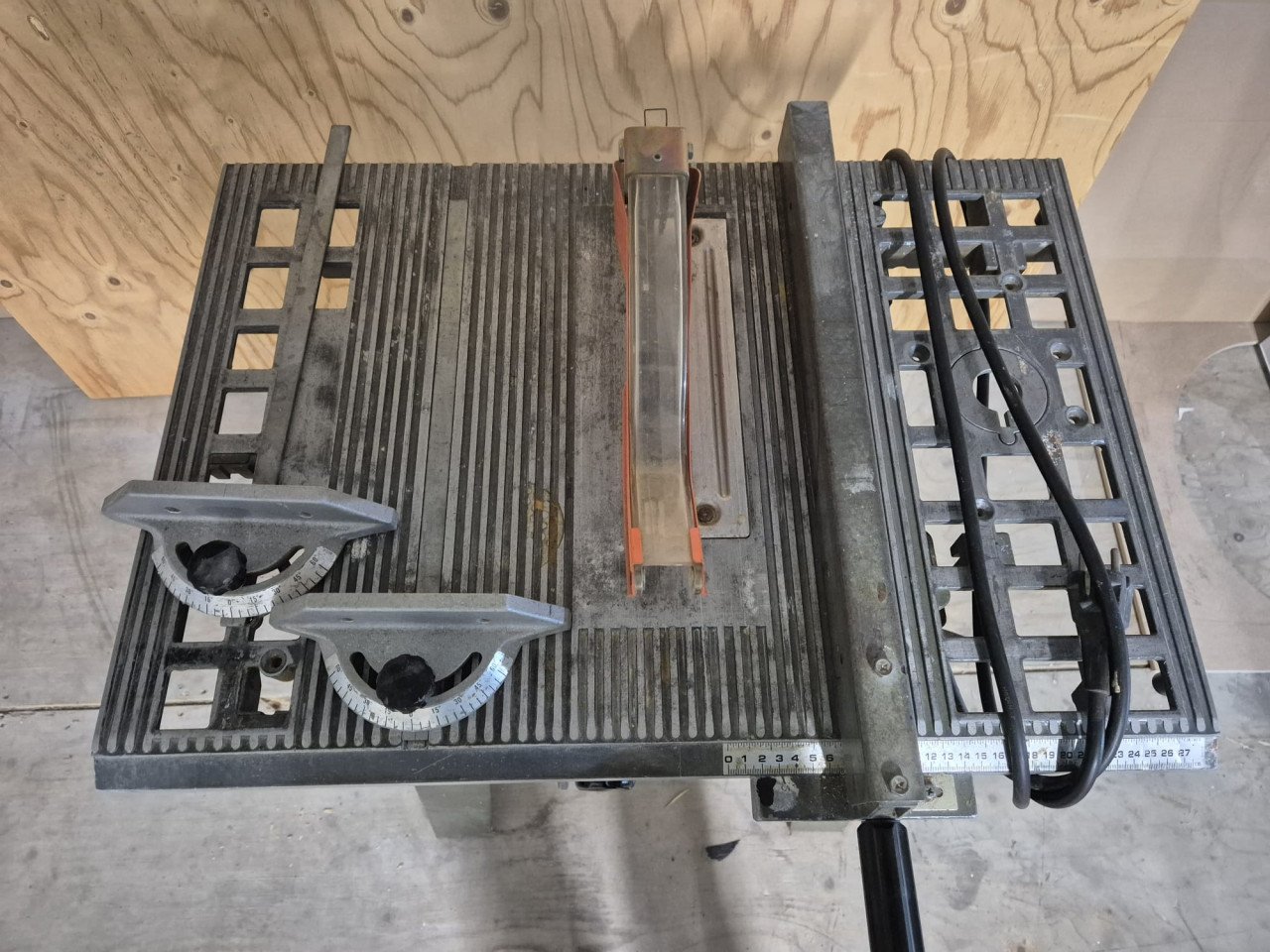 Makita tafelzaag, model 2708