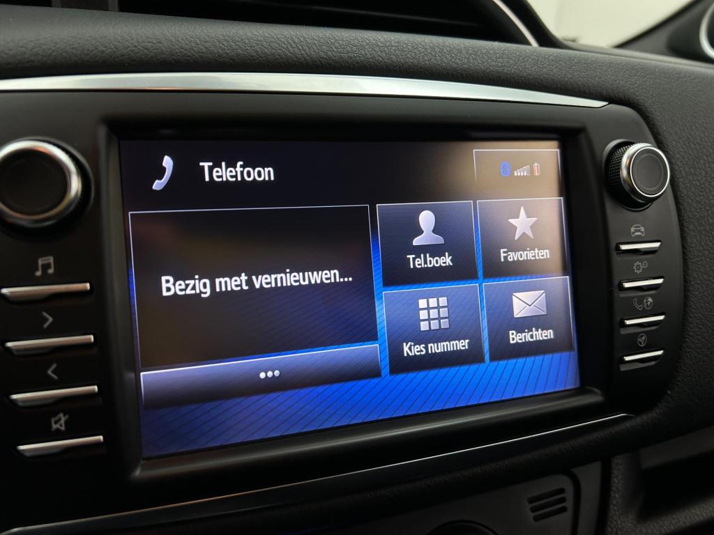Toyota Yaris occasion 1.5 hybrid premium | airco | grijs | tweedehands toyo