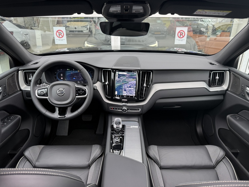 Volvo XC60 t8 455pk recharge black edition| panodak| trekhaak| adap.cruise|
