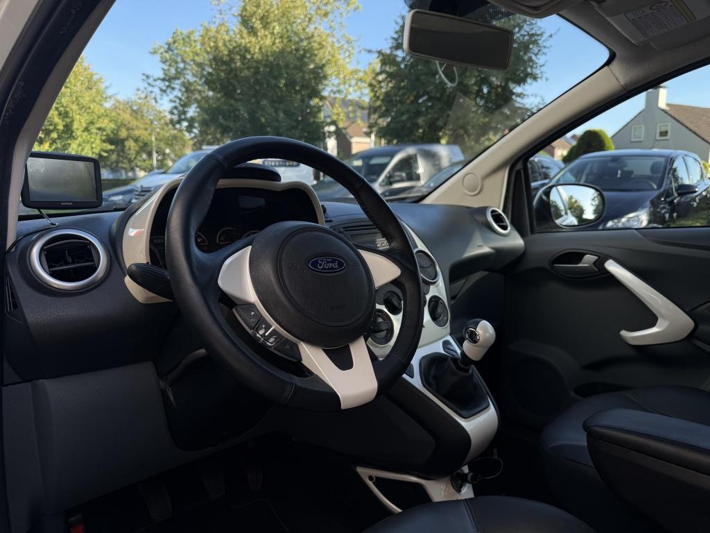 Ford KA 1.2 titanium x - lederen bekleding - nieuwe distributie + grote beu