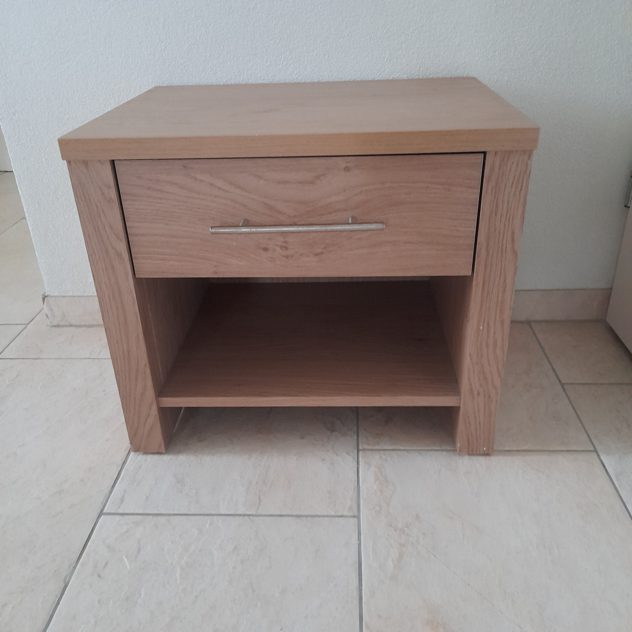 Nachtkastje  53 x 40 x 45H  ( in goede nette staat)