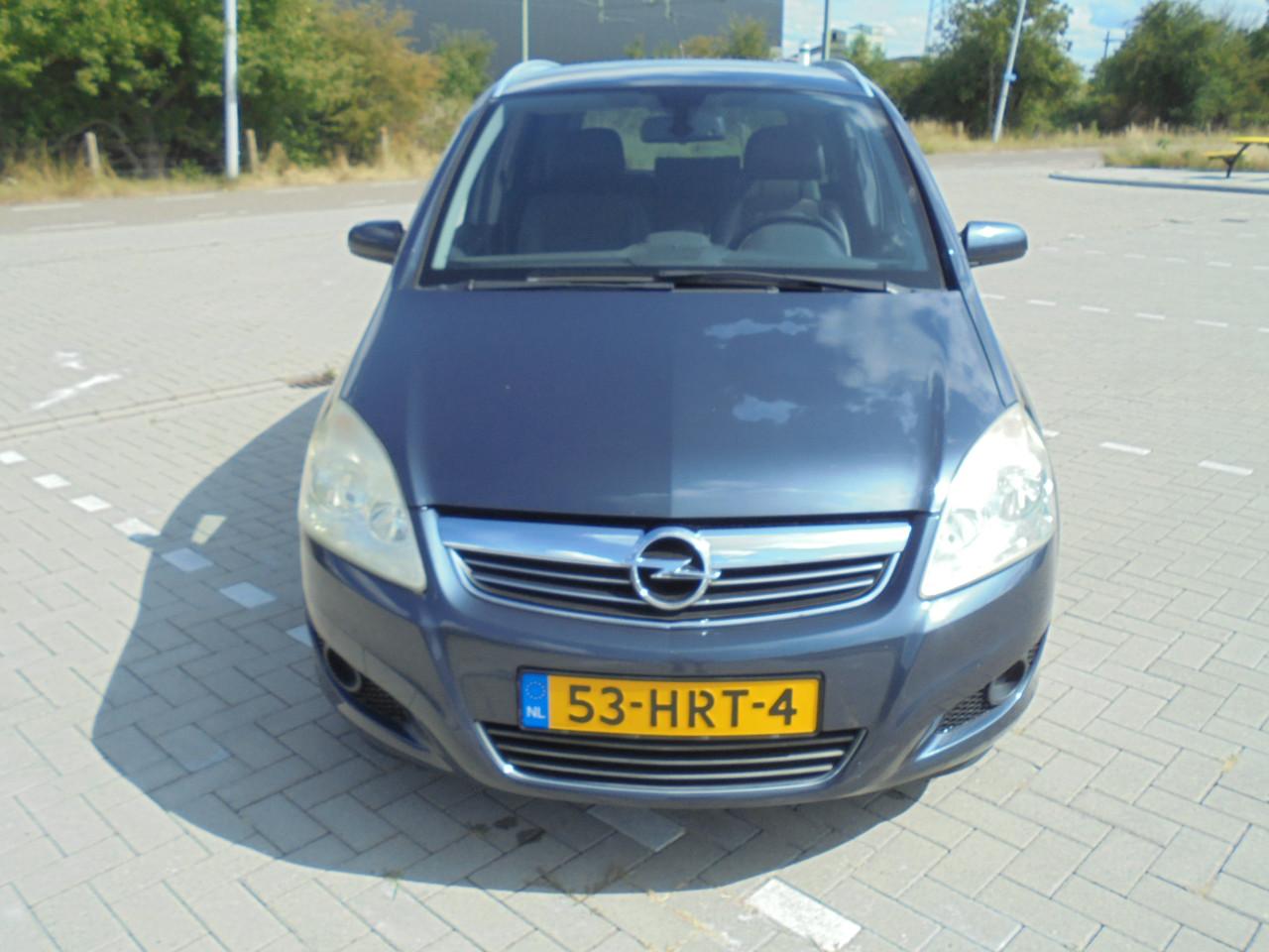 Zafira 1.9 CDTi Cosmo AUTOMAAT bouwjaar 2009 eerste eigenaar Apk Juli 2027