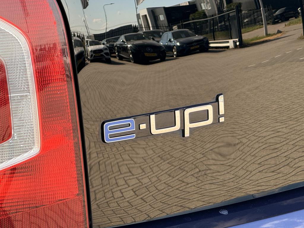 Volkswagen E-up! | pano | stoelverwarming | voorruitverwarming | cruise | d