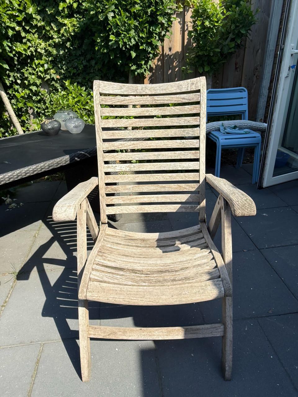 4 verstelbare hardhouten tuinstoelen incl. dikke kussens + extra kussens