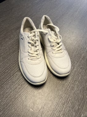 Te koop: Ecco sneakers