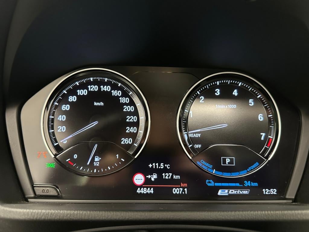 BMW X2 xdrive25e m-sport x | brooklyn grau | panoramadak | memory stoelen |