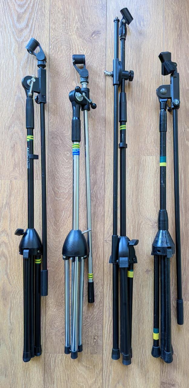 Vier microfoonstandaards + Boss Octave- OC-5