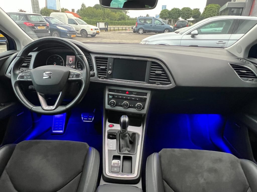 Seat Leon Sportstourer st 1.4 ecotsi fr xcellence, pano, alacantara enz..