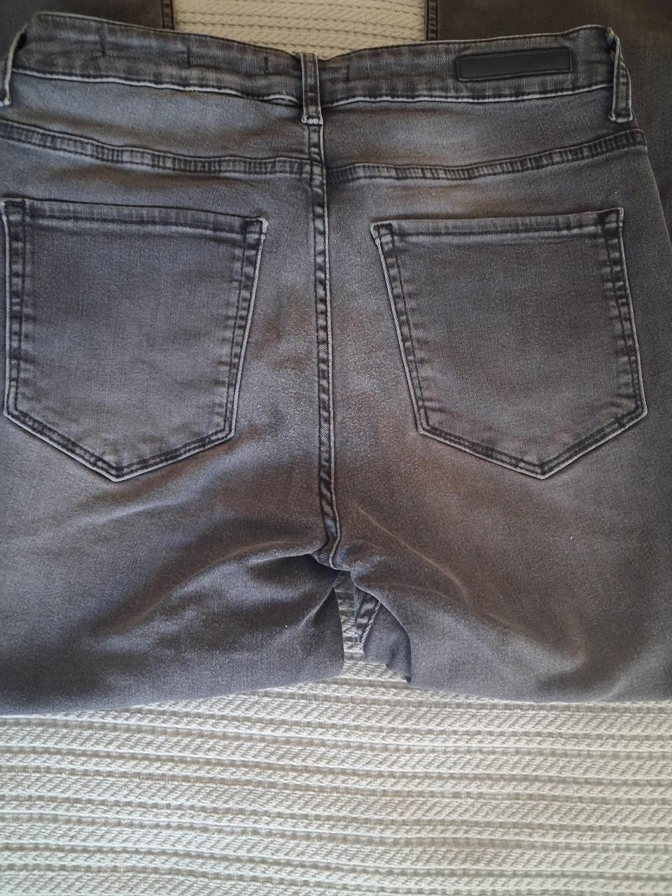 2 spijkerbroeken, Costes, flaire. maat 30/34