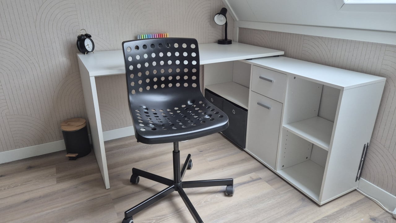 Bureau wit met onderkast incl. bureaustoel