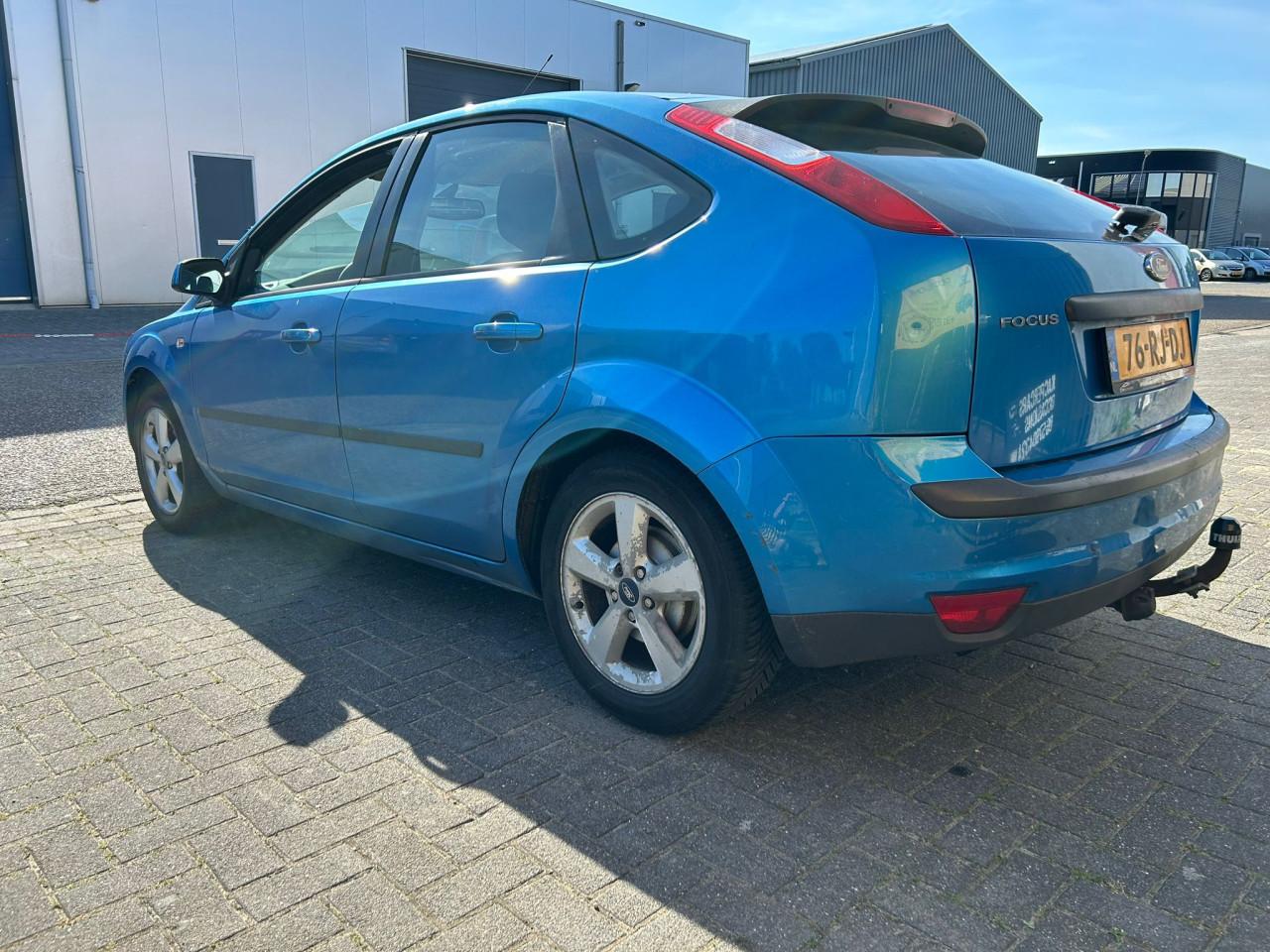 Ford Focus 1.6-16V First Edition €799 Carplay