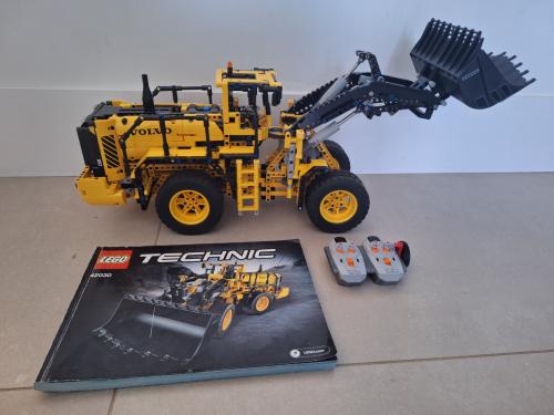 Technic lego shovel 42030 / wiellader Compleet&werkend!