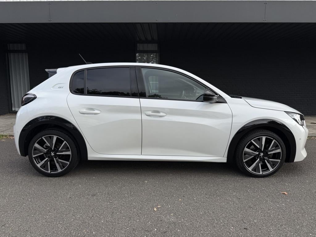 Peugeot 208 1.2 puretech gt pack - parelmoer - leer - pano -