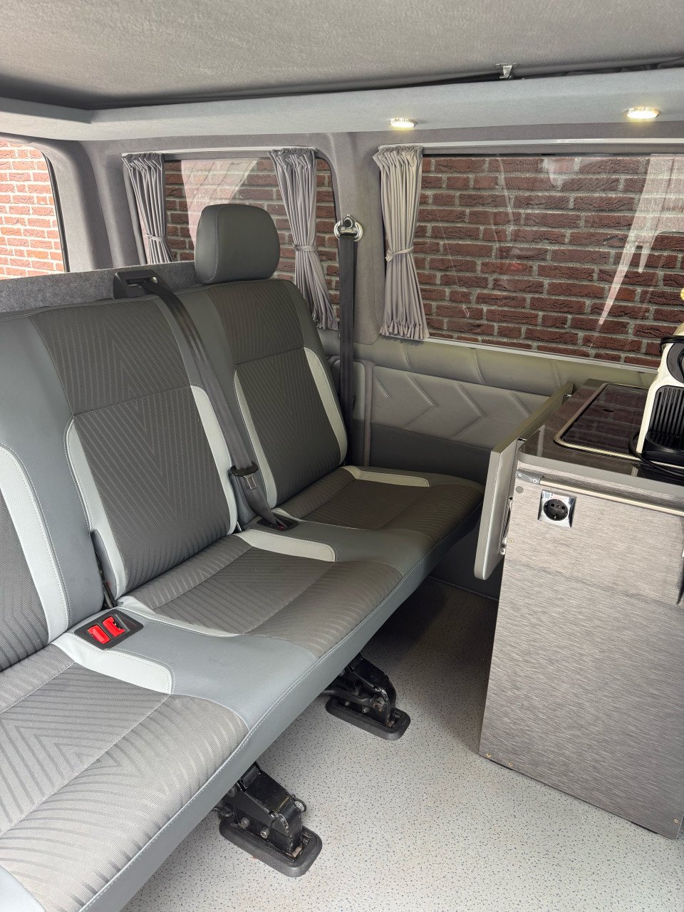 Kampeerbus Volkswagen Transporter 5.1 Navi/Clima/Cruise/Leer