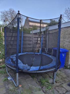 Gratis Trampoline 2.40
