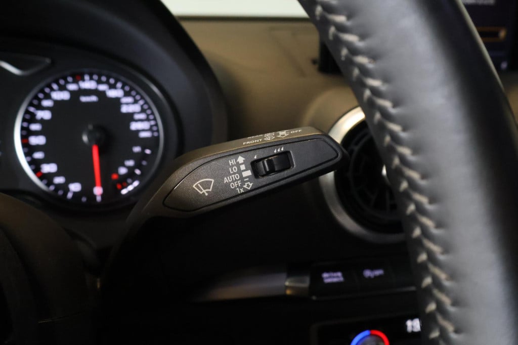 Audi A3 sportback 1.5 tfsi cod sport s line nl auto, cruise controle, led, 