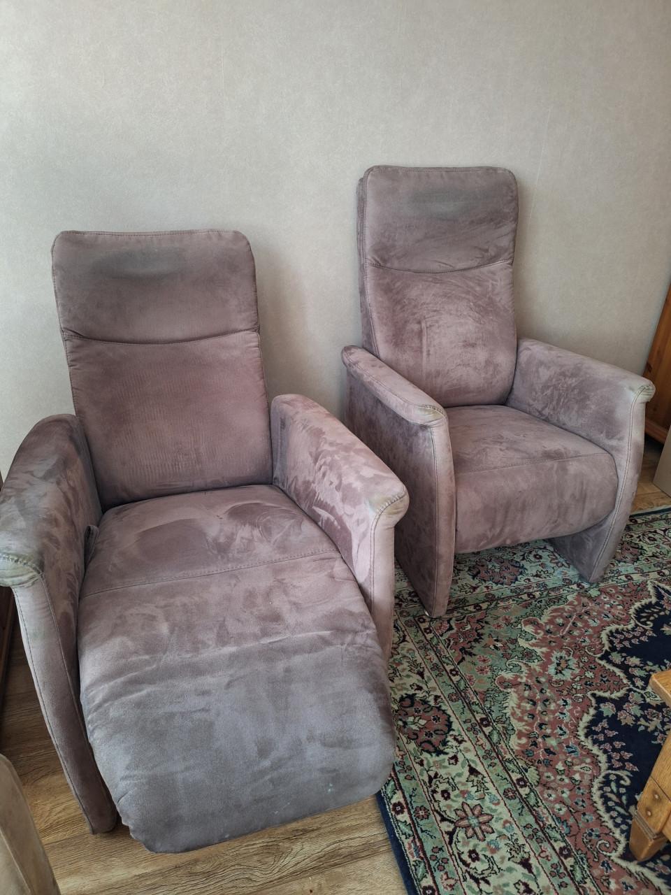 2 relaxfauteuils mechanisch verstelbaar