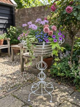 Ijzeren jardinière/ bloemenbak