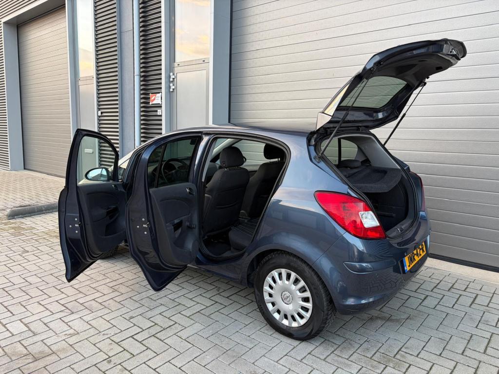 Opel Corsa 1.4-16v '111' edition