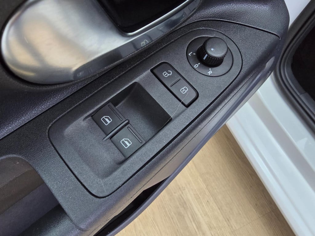 Volkswagen UP! occasion 1.0 move up! bluemotion met cruisecontrol en sporti