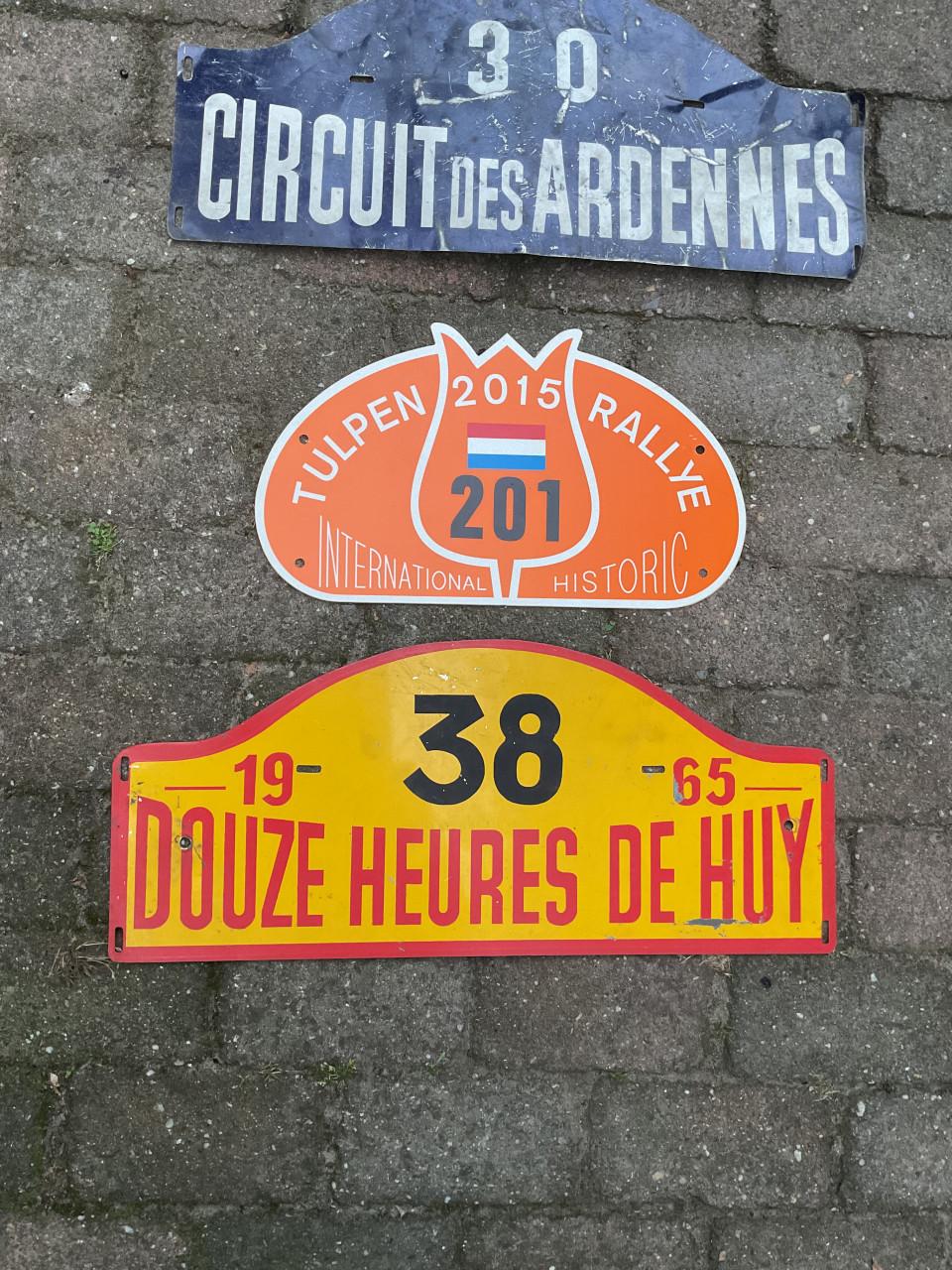 Vintage rallyschilden
