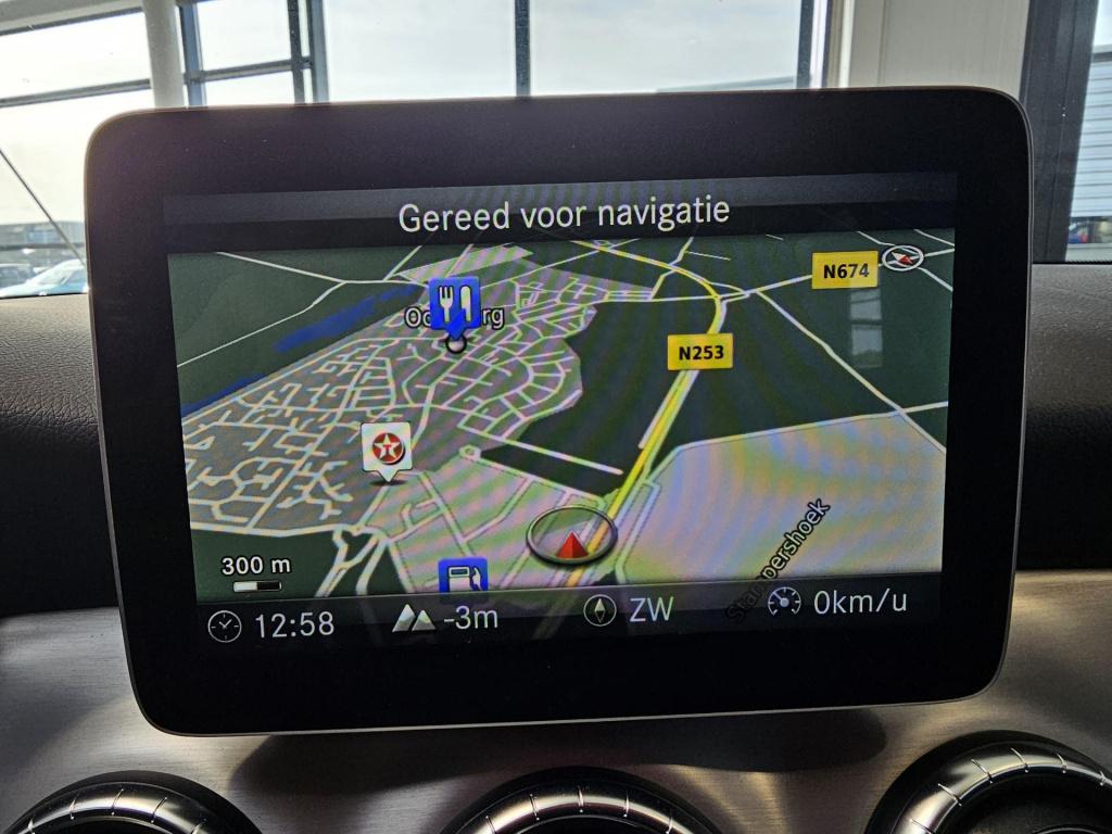 Mercedes-Benz Cla shooting brake 180 business solution amg