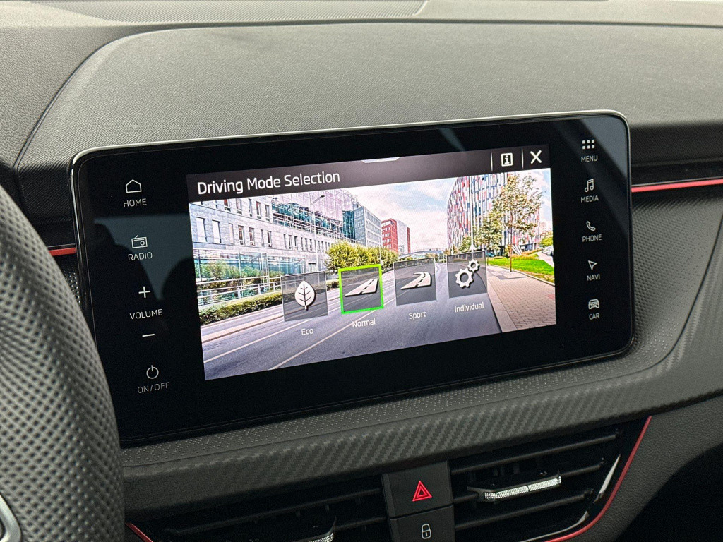 Skoda Kamiq 1.0 tsi monte carlo - travel assist plus -