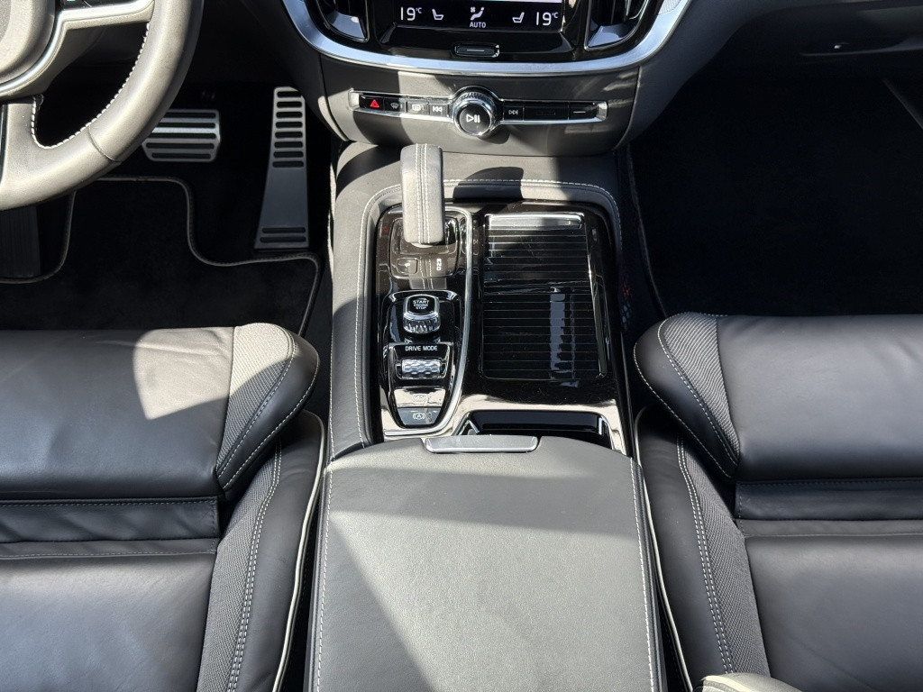 Volvo S60 t8 390pk recharge r-design| panodak| b&w sound| adap.cruise| 360