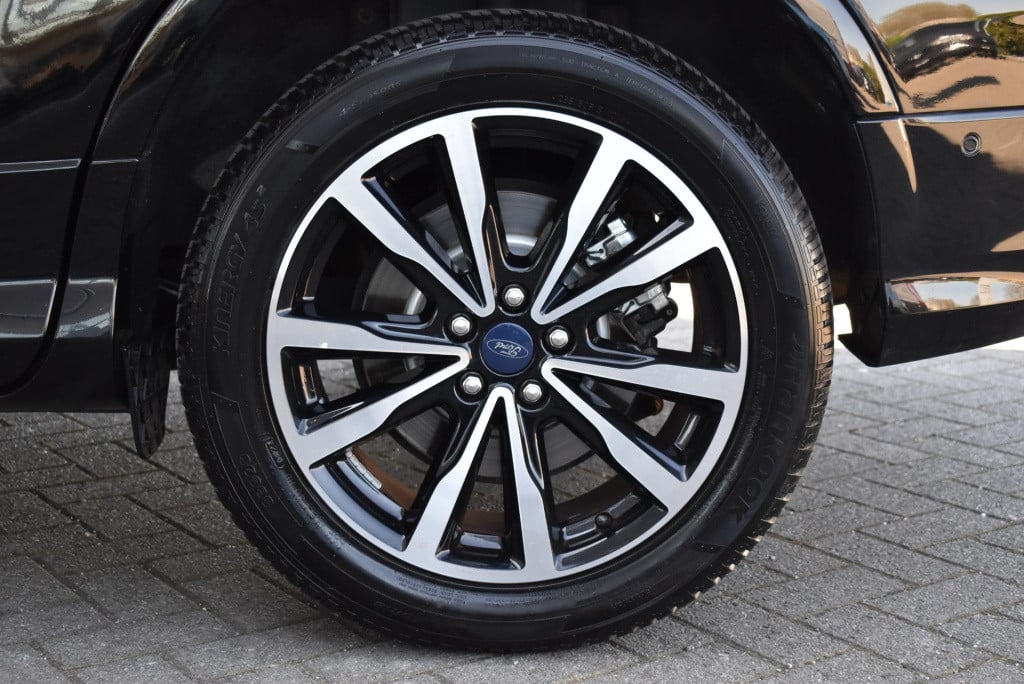 Ford Kuga 1.5 ecoboost st-line | awd | climate control | cruise control | p