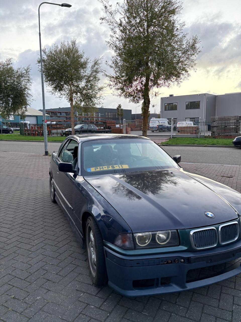 BMW 3-Serie 2.0 I 320 Cabriolet 1996 Blauw PROJECT