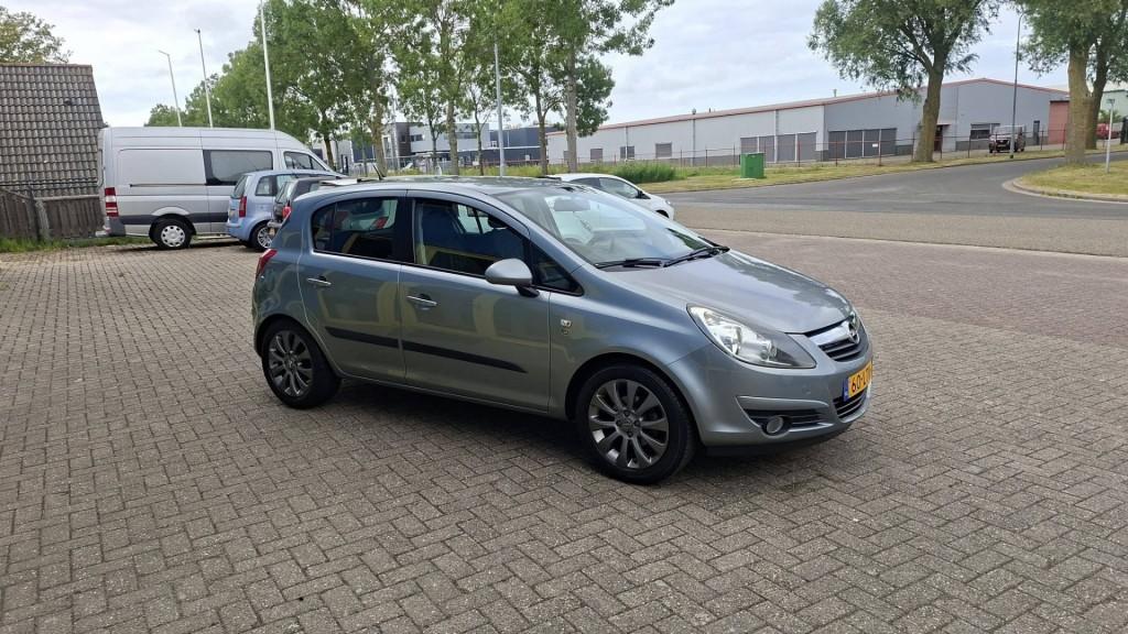 Opel Corsa 1.4 16v 111 edition