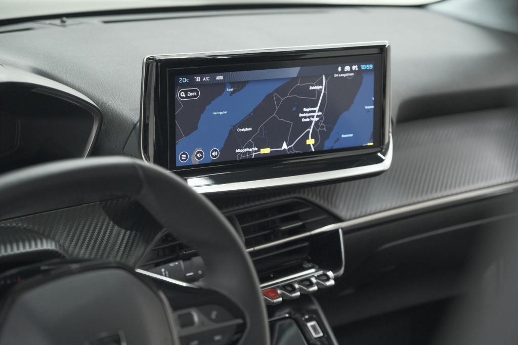 Peugeot 208 puretech 100 allure | parkeersensoren | navigatie | apple carpl