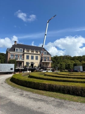 Te huur: (aanhanger)Bouwkraan BE-RIJBEWIJS  hoogte 30m, reikweidte 17.5m