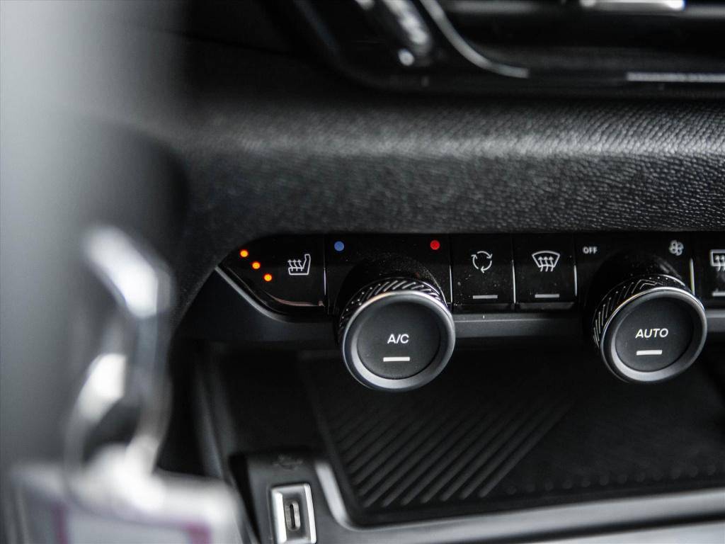 Citroen C4 1.2 puretech 130pk feel automaat | navigatie | stoelverwarming |