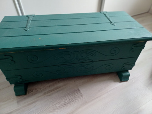 Massief houten dekenkist, 100 bij 41 cm. Af halen in Goes