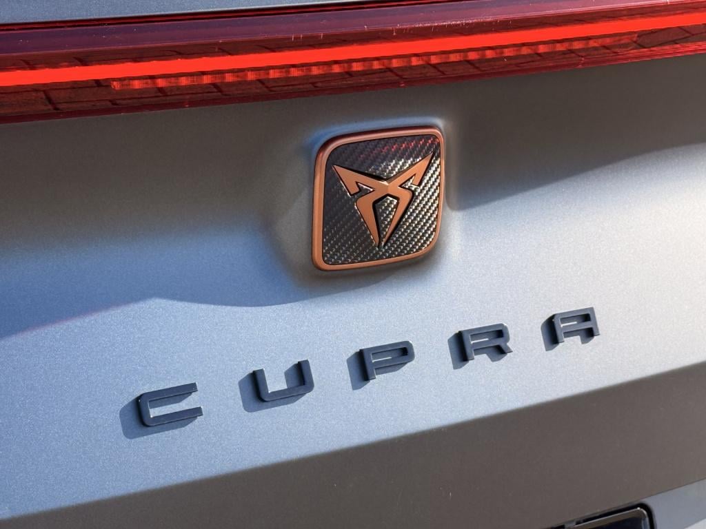 Cupra Formentor 1.5 tsi | beats | acc | achteruitrijcamera | stuur / stoelv
