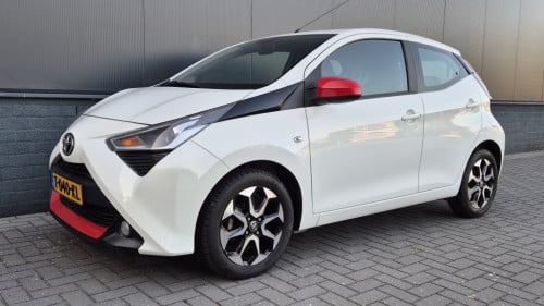 Toyota Aygo 1.0 vvt-i x-cite*automaat*airco*camera*apple-carplay*android*