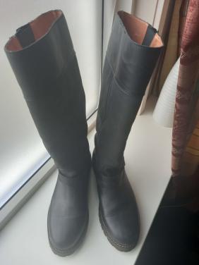 Damesschoenen van het merk HUMAN NARTURE