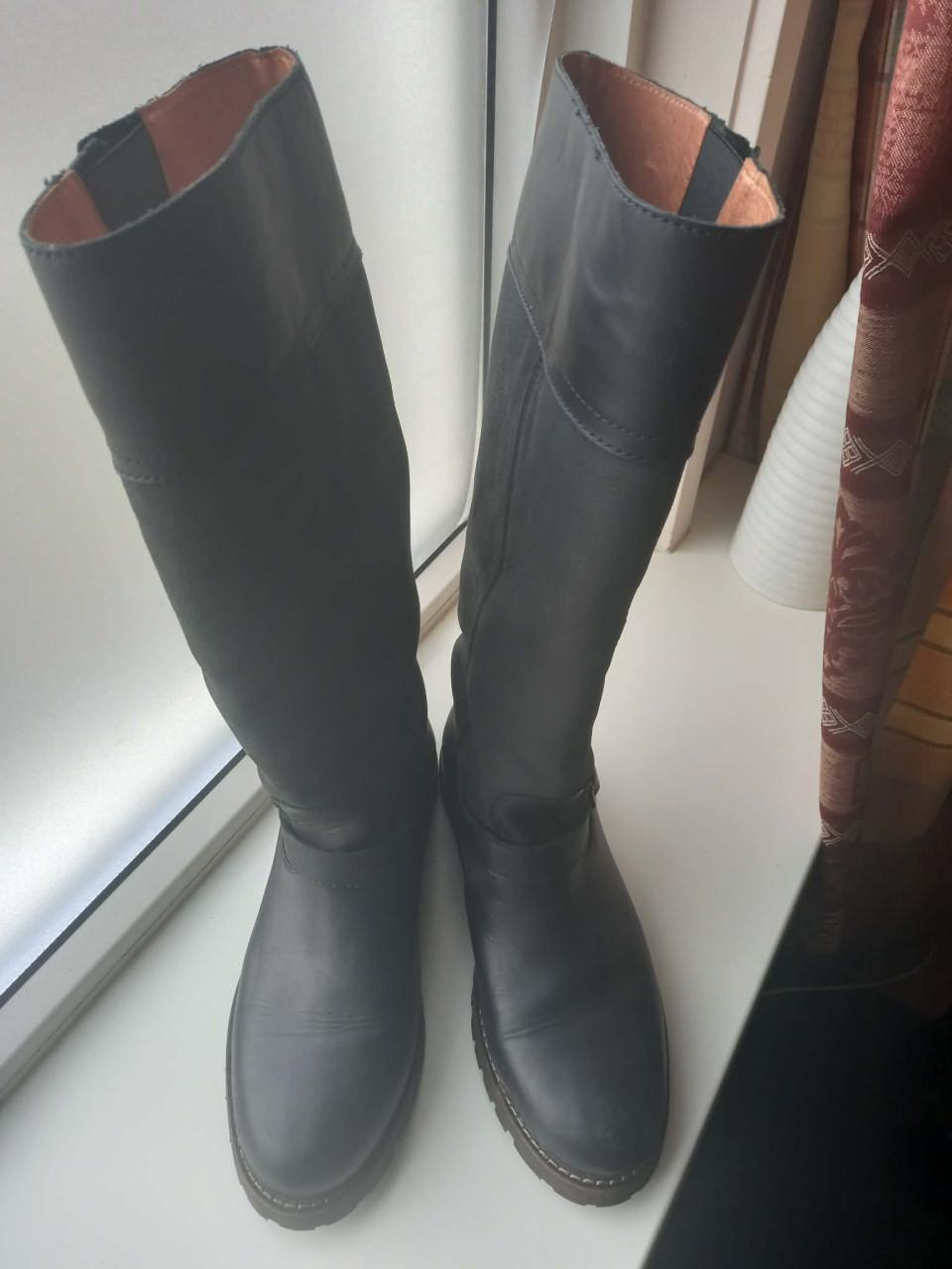 Damesschoenen van het merk HUMAN NARTURE