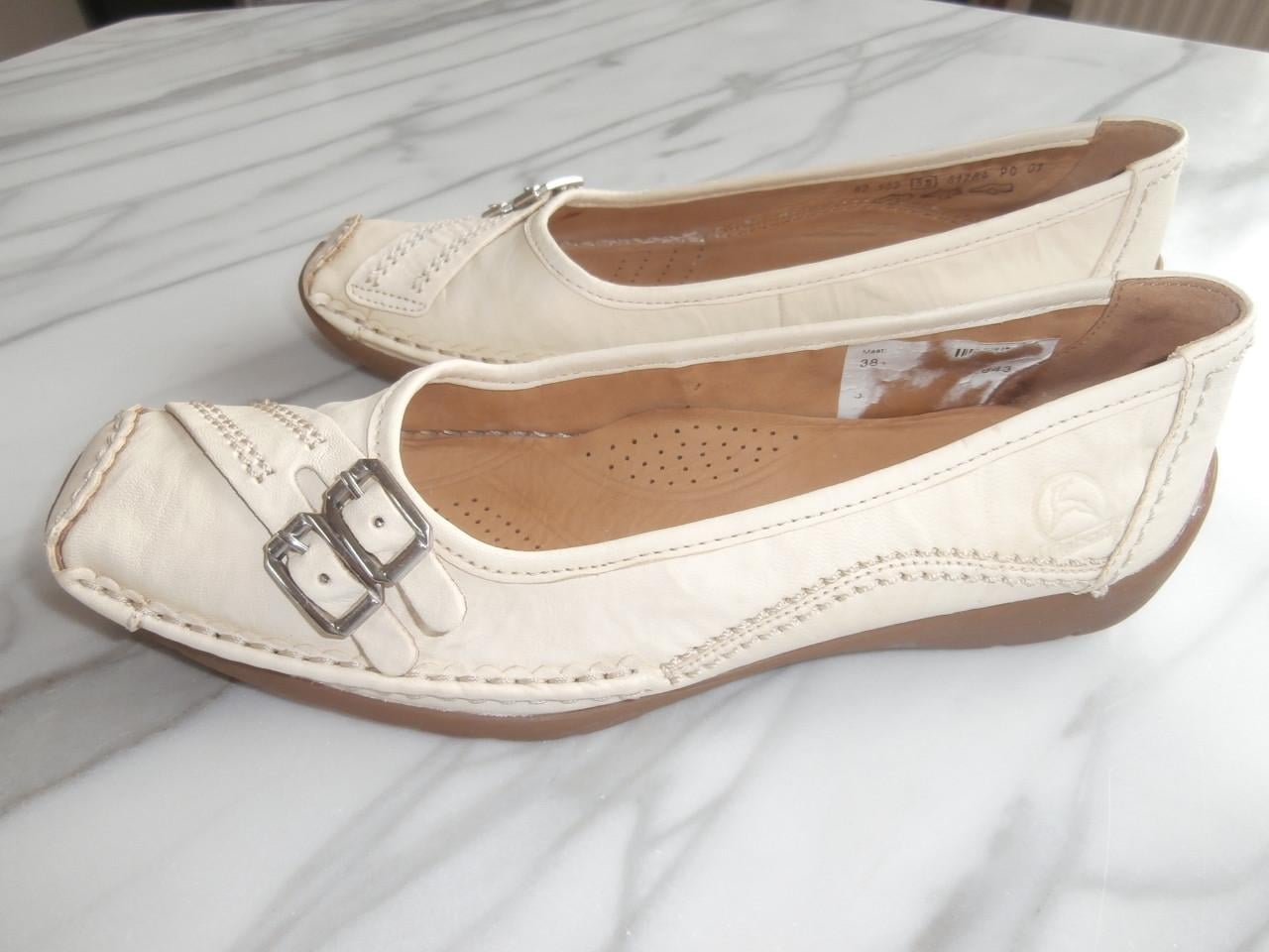 Damesschoenen merk GABOR kleur vanille Maat 38  van € 89,95   voor  € 14,95